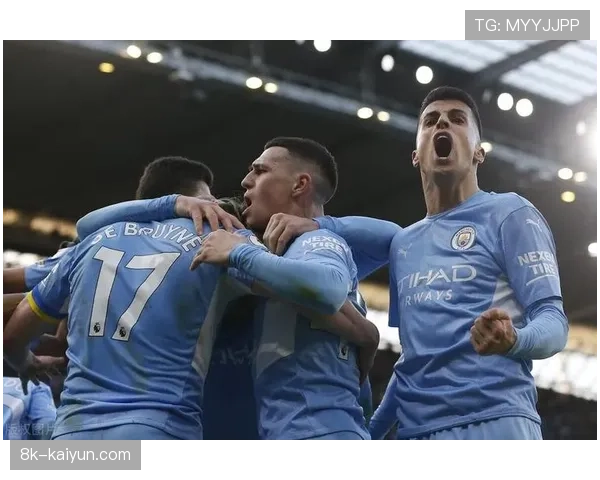 即时战报:利物浦半场2-0领先曼城,高压逼抢体系显成效。